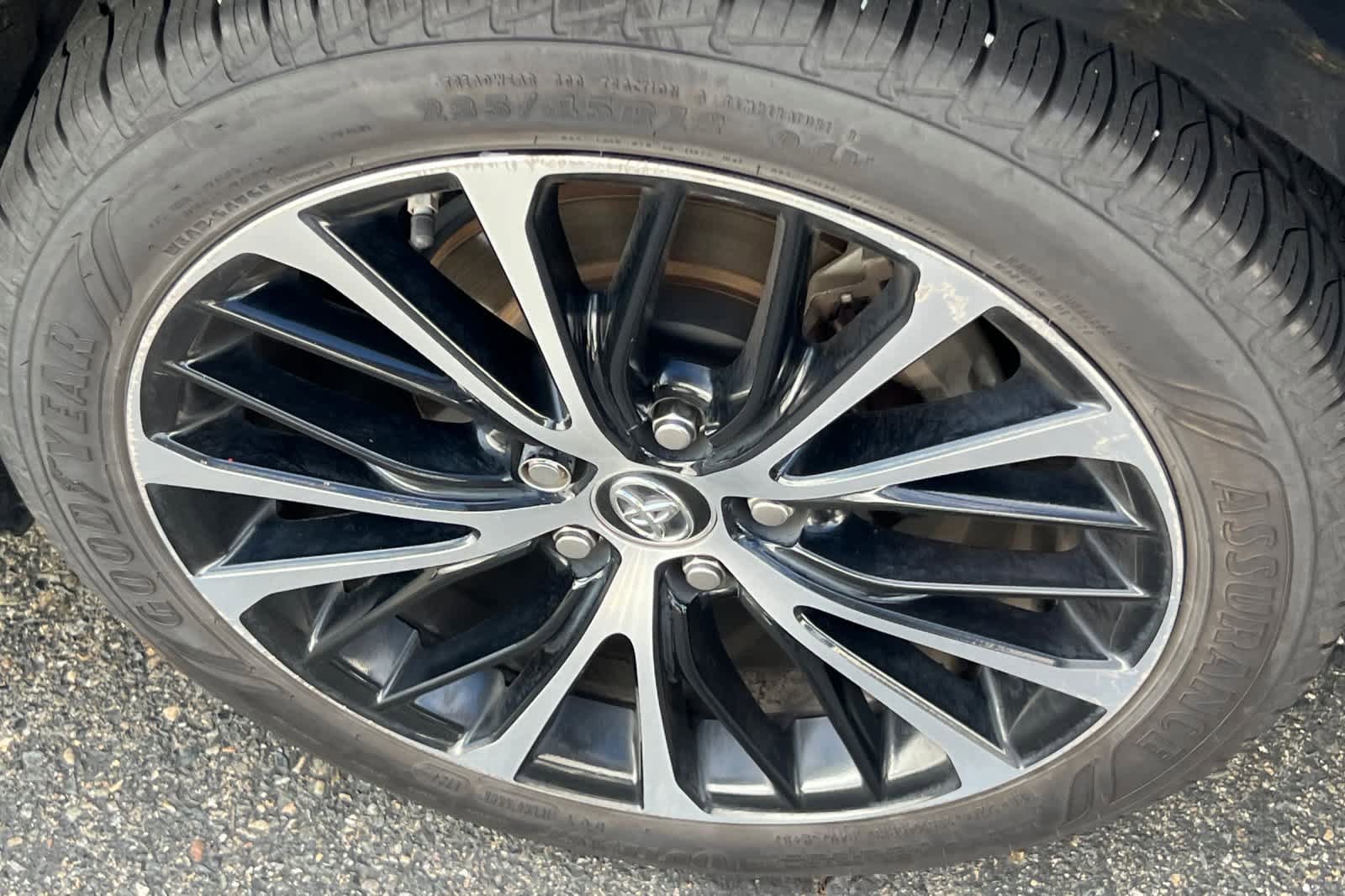 Used 2018 Toyota Camry SE FWD image 22