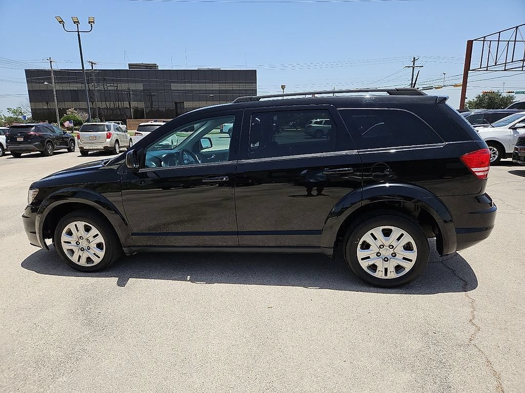 Used 2020 Dodge Journey SE FWD image 3