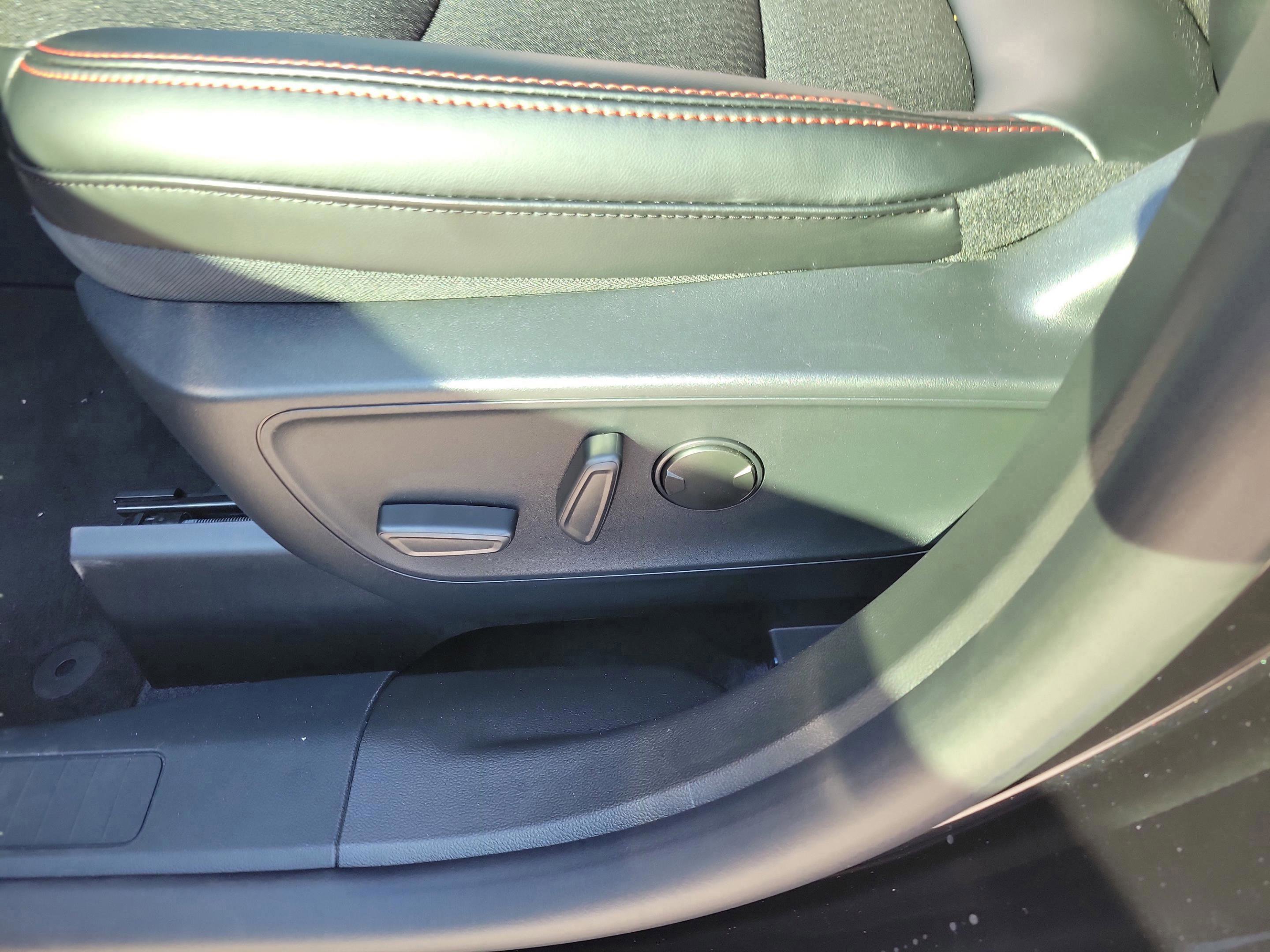 New 2026 Ford Escape ST-Line w/ Tech Pack #1 image 32