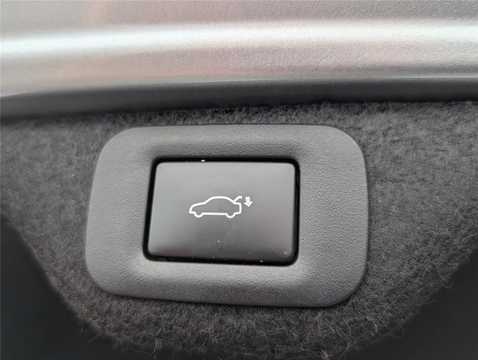 Used 2024 Lexus ES 300h F Sport image 14