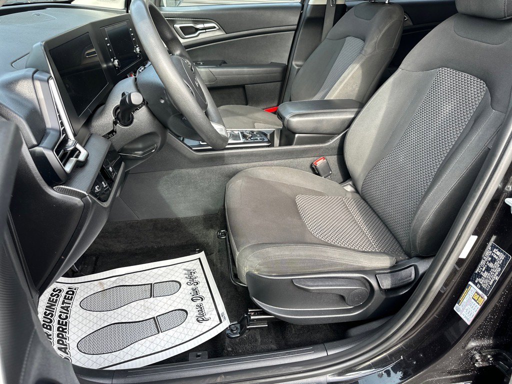 Used 2023 Kia Sportage LX image 15