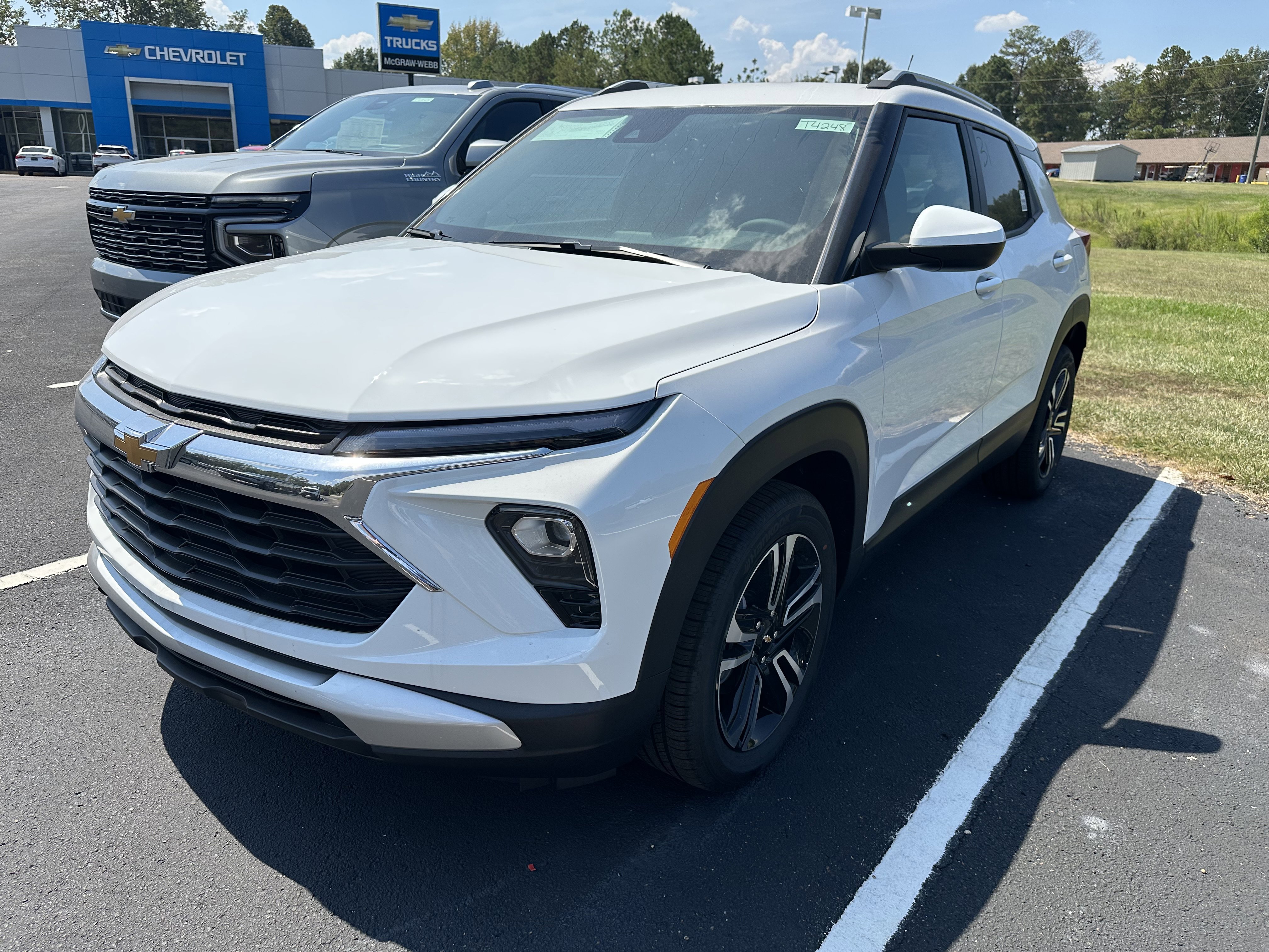 New 2026 Chevrolet TrailBlazer LT w/ Convenience Package image 2