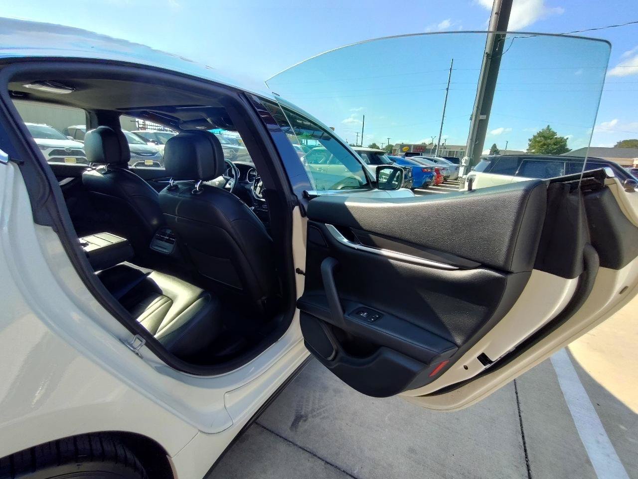 Used 2016 Maserati Ghibli RWD image 41