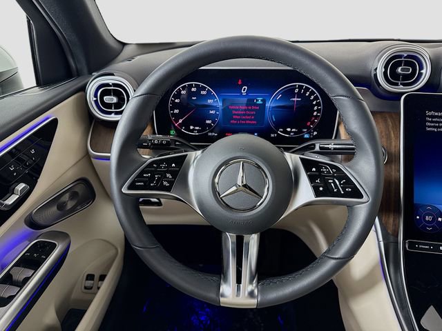 Used 2025 Mercedes-Benz GLC 350e 4MATIC image 11