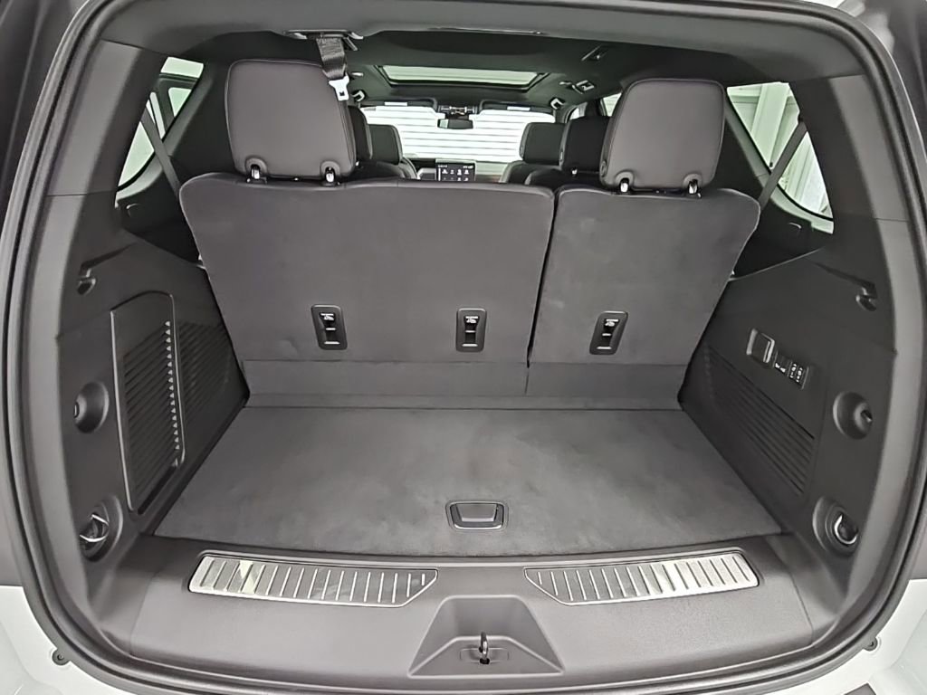 New 2026 GMC Yukon Denali w/ Sun & Power Step Package AWD/4WD image 38