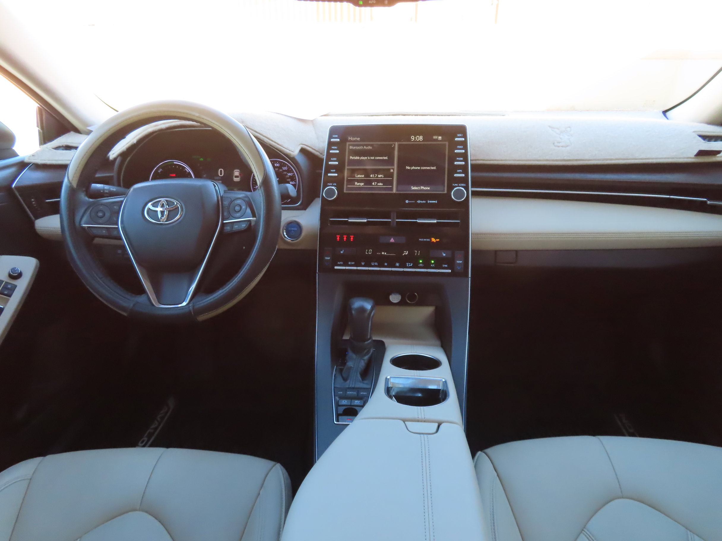 Used 2021 Toyota Avalon XLE image 2