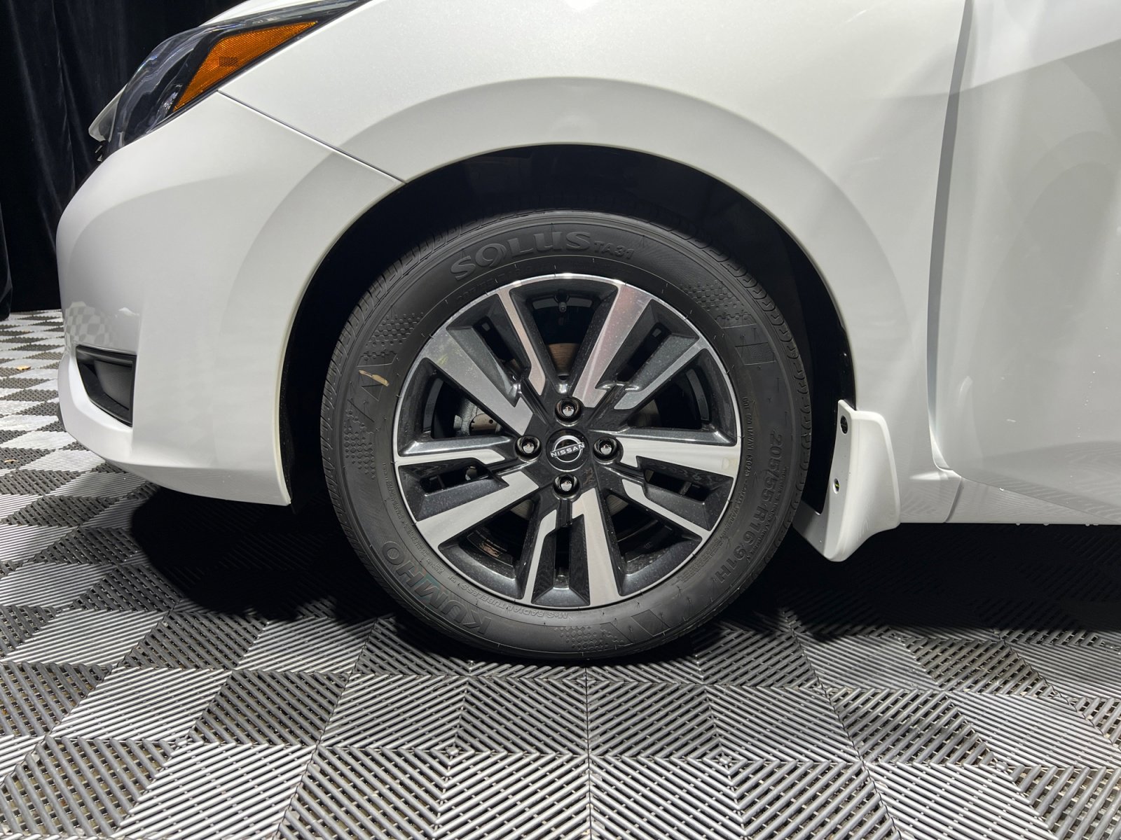 New 2025 Nissan Versa SV w/ Trunk Package image 26