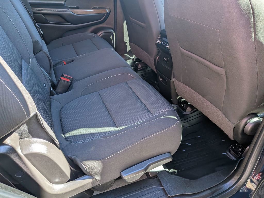 Used 2021 GMC Acadia SLE image 25