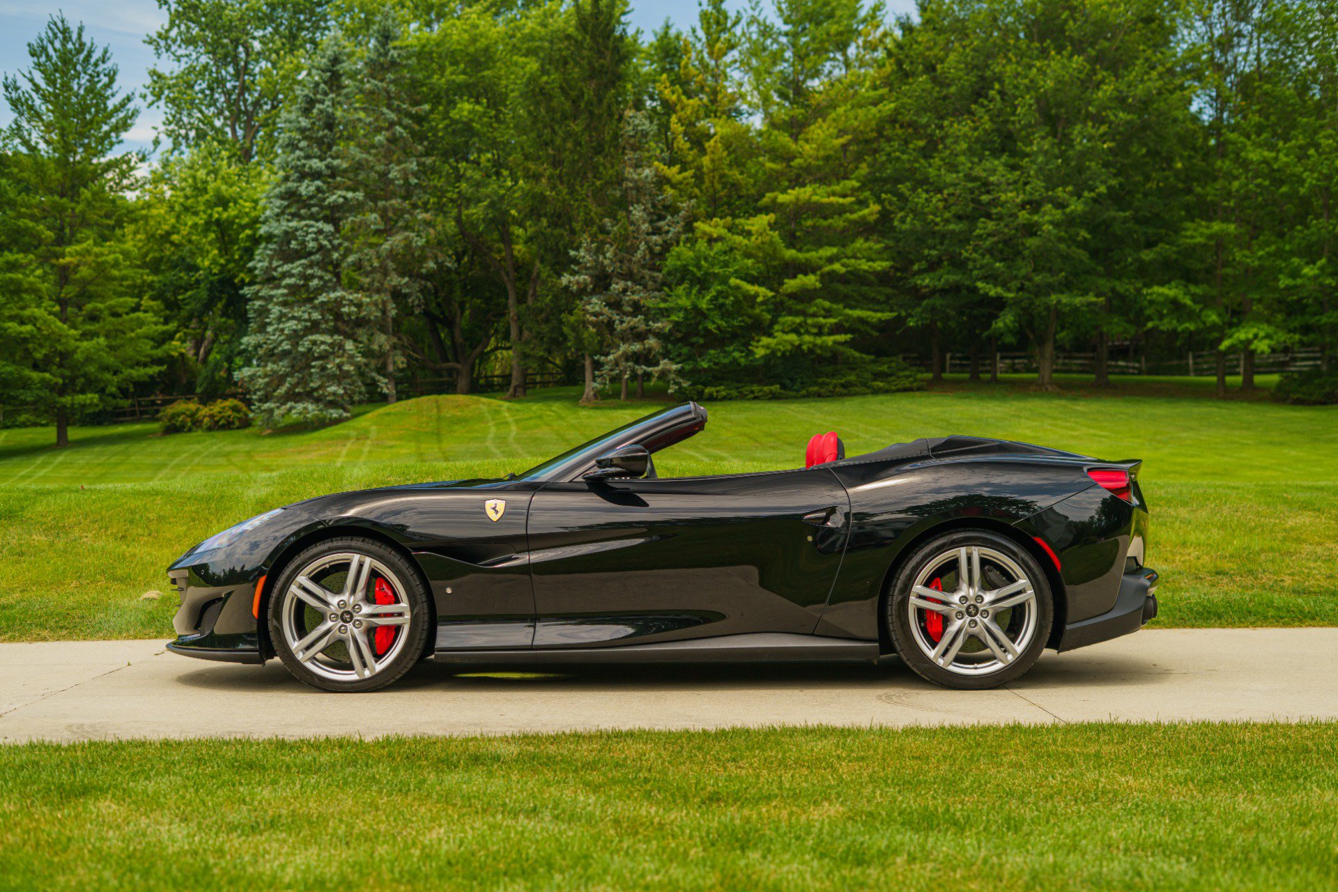 Used 2019 Ferrari Portofino RWD image 81