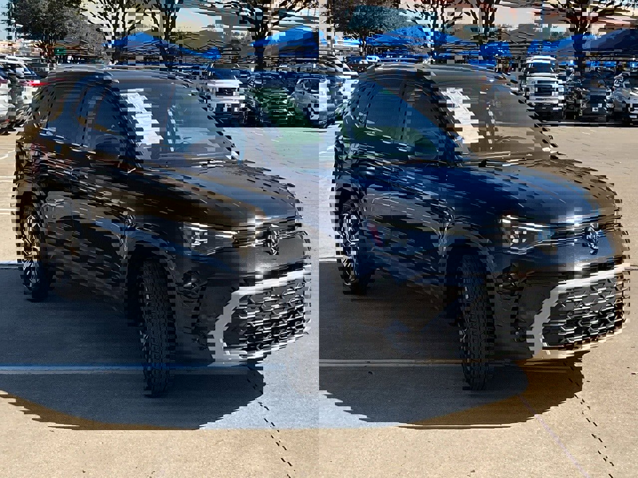 Used 2025 Volkswagen Taos SE image 4