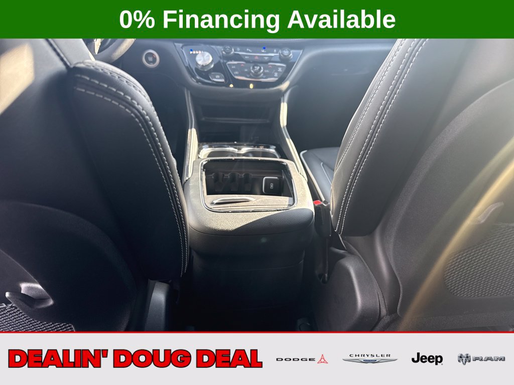 New 2026 Chrysler Pacifica Limited w/ S Appearance Package AWD/4WD image 10