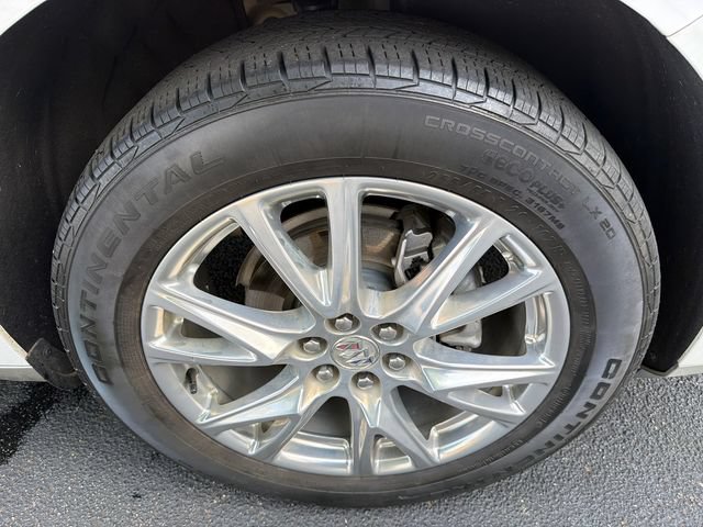 Used 2024 Buick Enclave Essence w/ Experience Buick Package FWD image 12