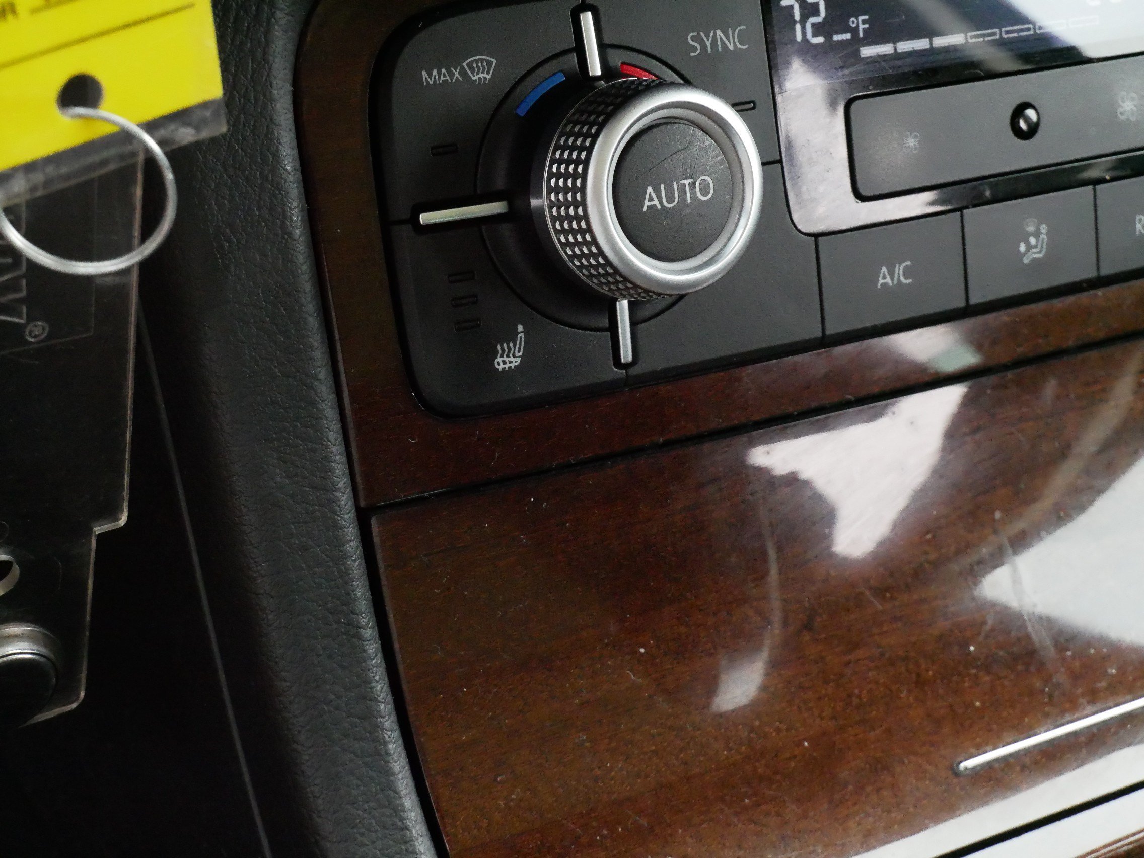 Used 2015 Volkswagen Touareg VR6 AWD/4WD image 29