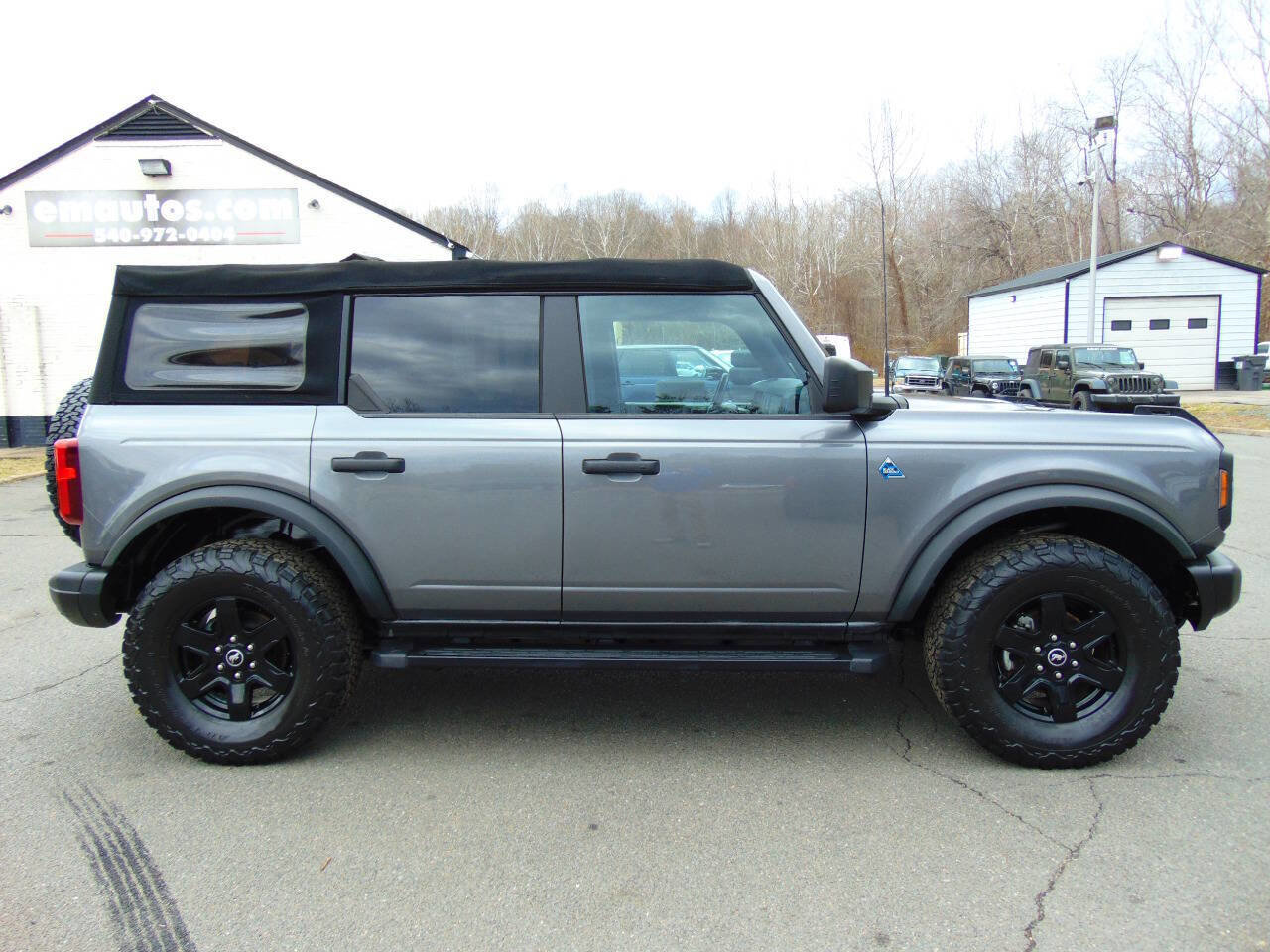 Used 2022 Ford Bronco Black Diamond image 35