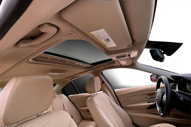 Used 2016 BMW 320i xDrive Sedan image 17