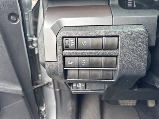 Used 2025 Toyota Tacoma SR5 w/ SR5 Upgrade Package AWD/4WD image 18