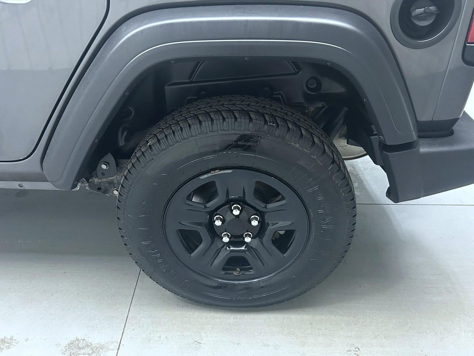 Used 2018 Jeep Wrangler Unlimited Sport image 22