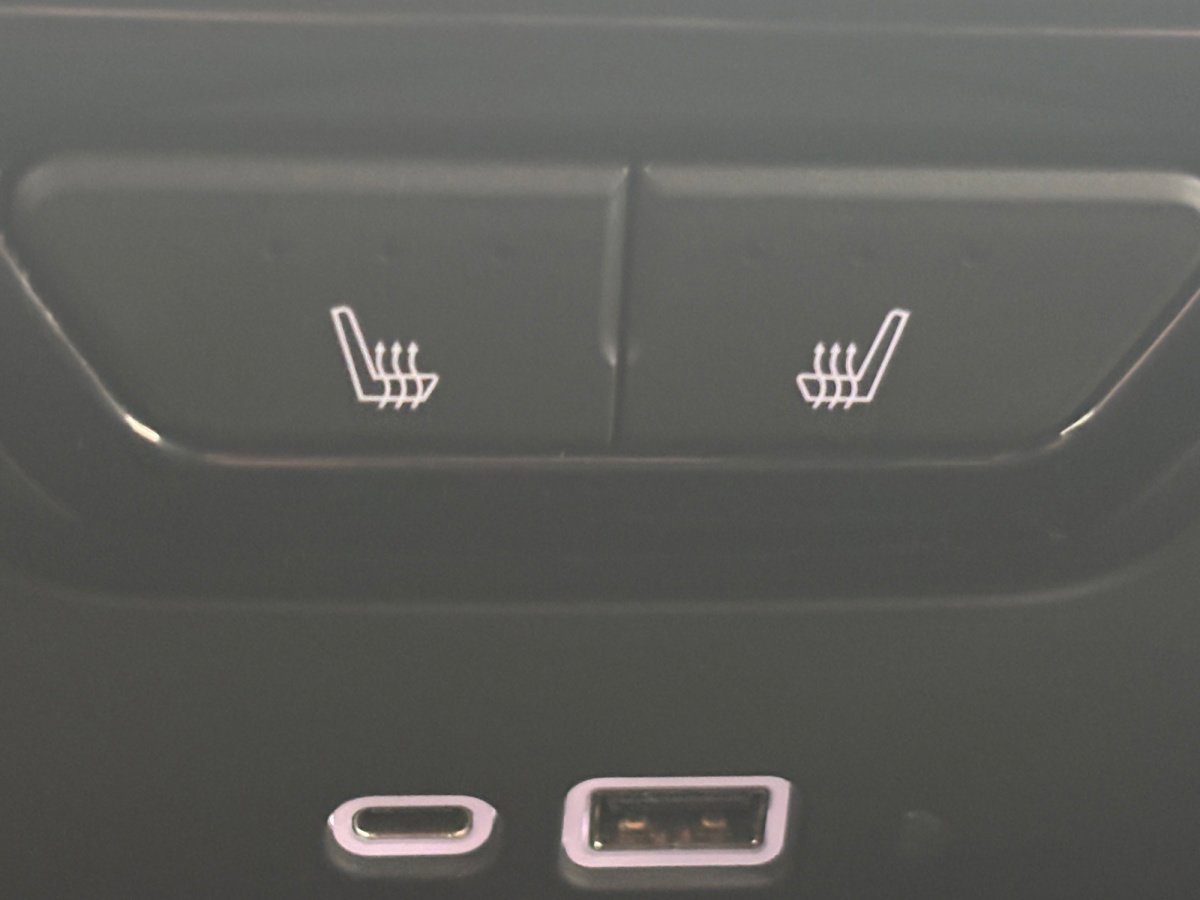 Used 2023 Chevrolet Silverado 1500 ZR2 w/ Technology Package image 6