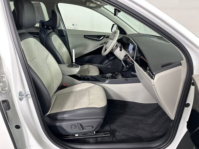 Used 2023 Kia Niro Wave w/ Wave Preserve Package image 28
