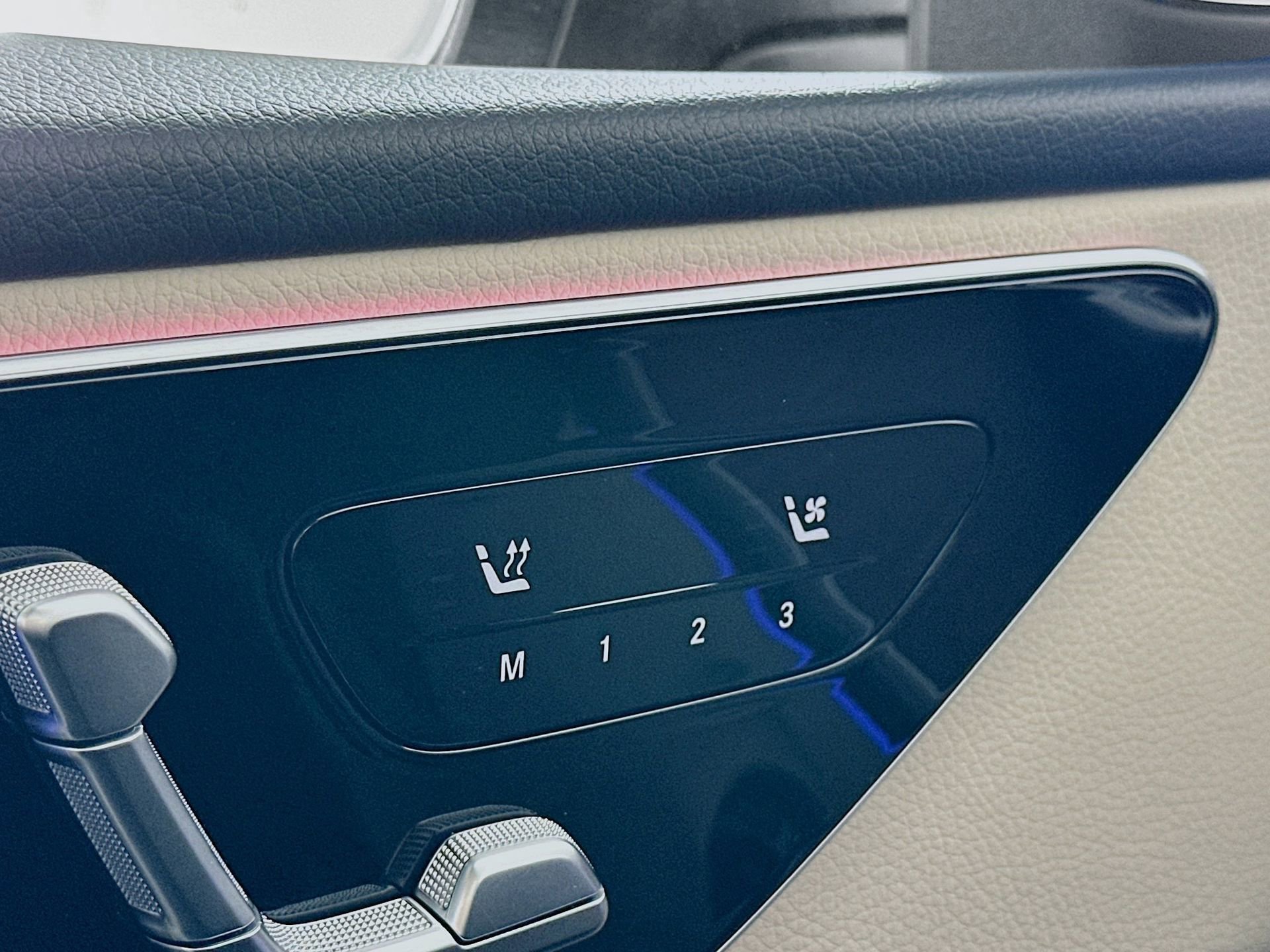 Certified 2025 Mercedes-Benz C 300 Sedan image 22