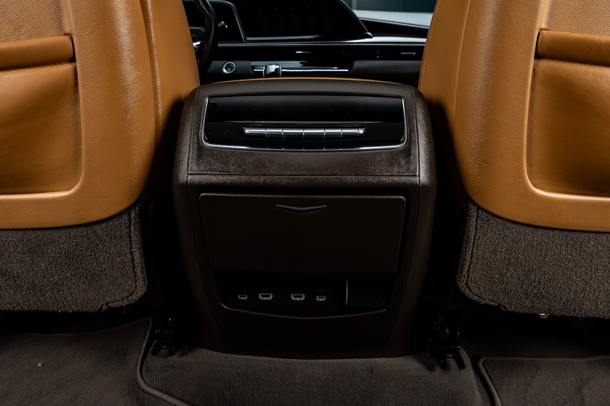 Used 2021 Cadillac Escalade ESV Sport w/ Driver Assist Tech Package AWD/4WD image 30
