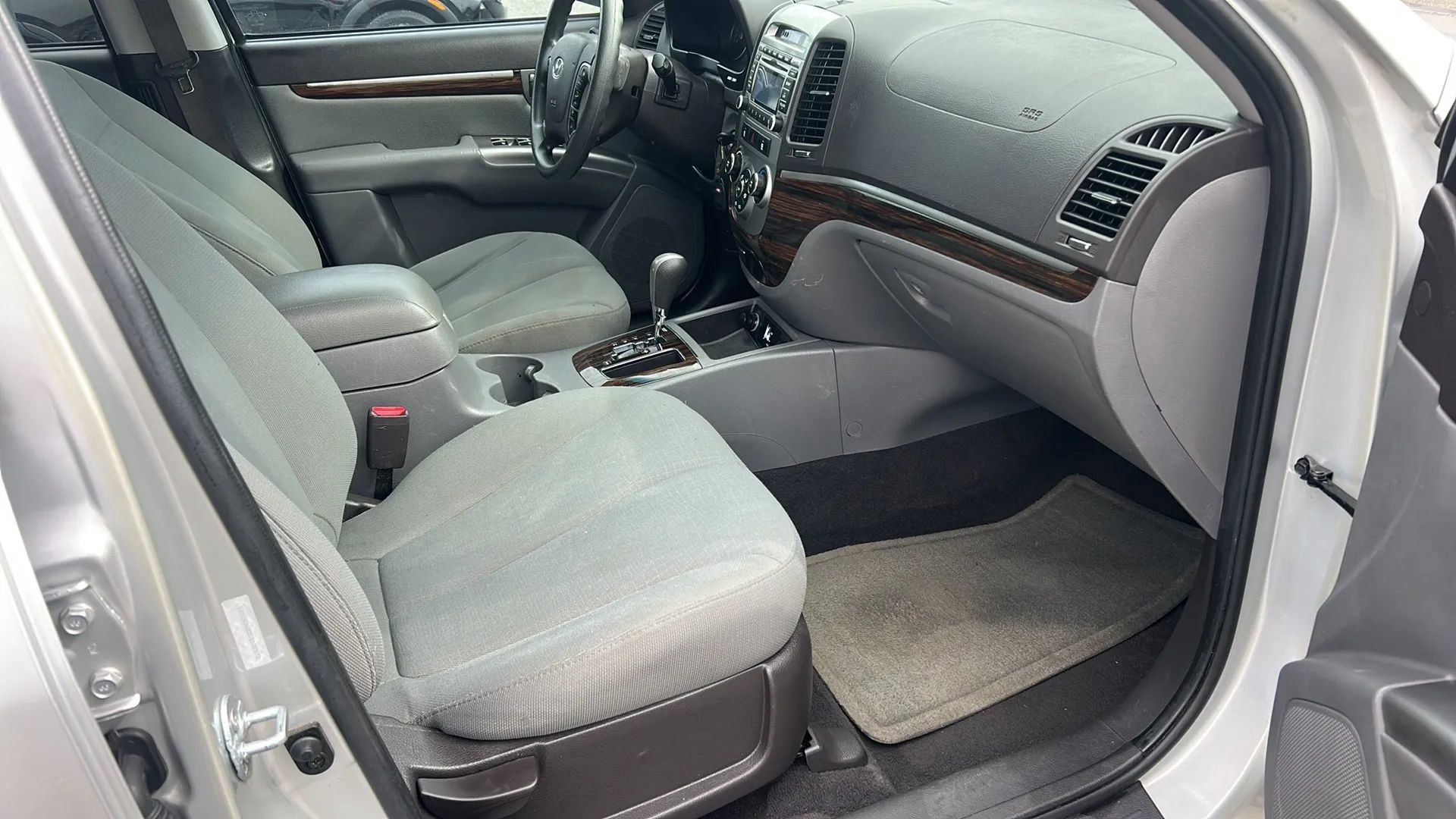 Used 2012 Hyundai Santa Fe GLS FWD image 16