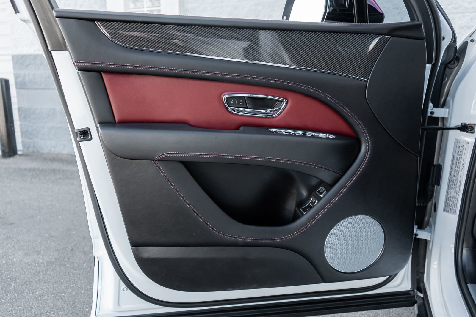 Certified 2022 Bentley Bentayga image 24