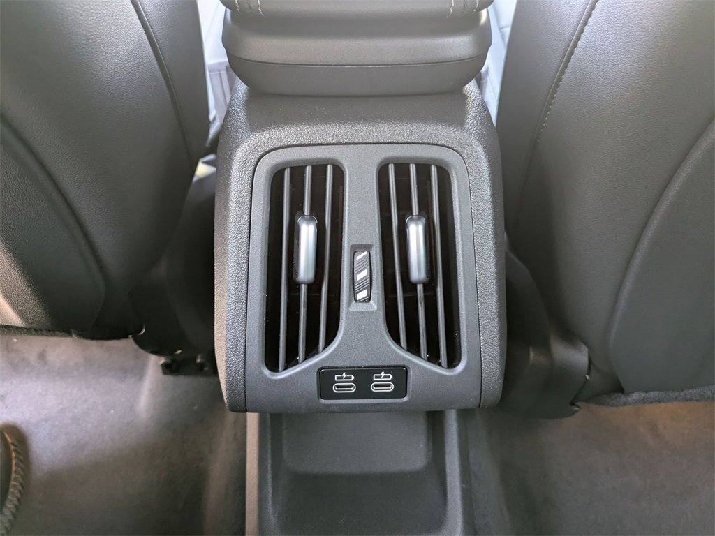 New 2025 BMW X2 xDrive28i w/ Convenience Package image 26