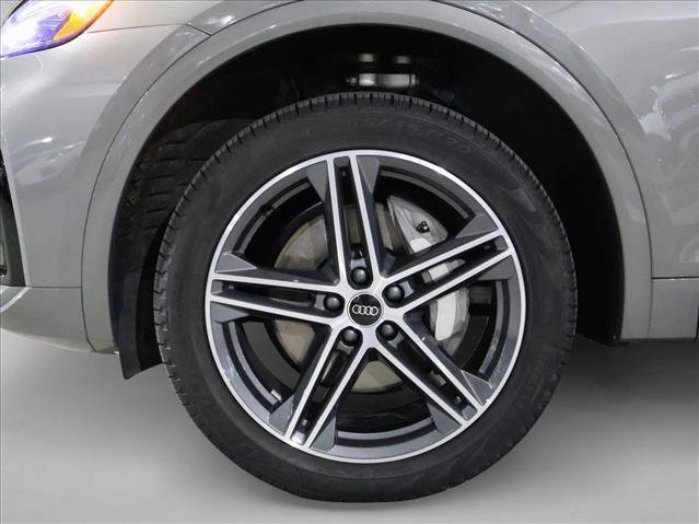Used 2023 Audi Q5 e Premium Plus w/ Premium Plus Package image 29