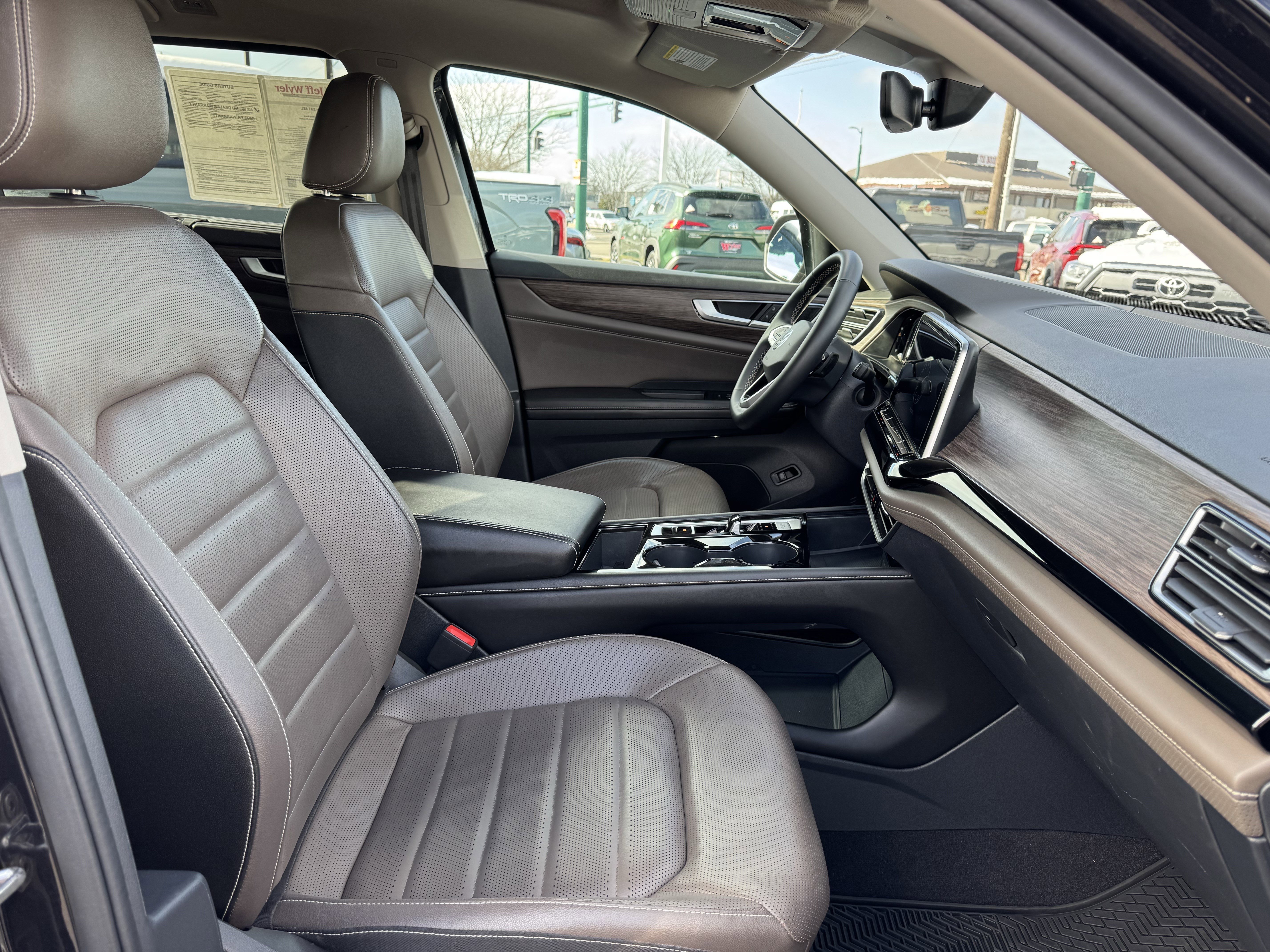 Used 2024 Volkswagen Atlas SEL image 40