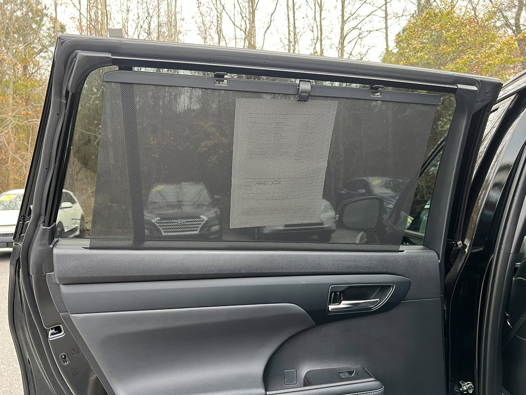 Used 2022 Toyota Highlander XSE image 28