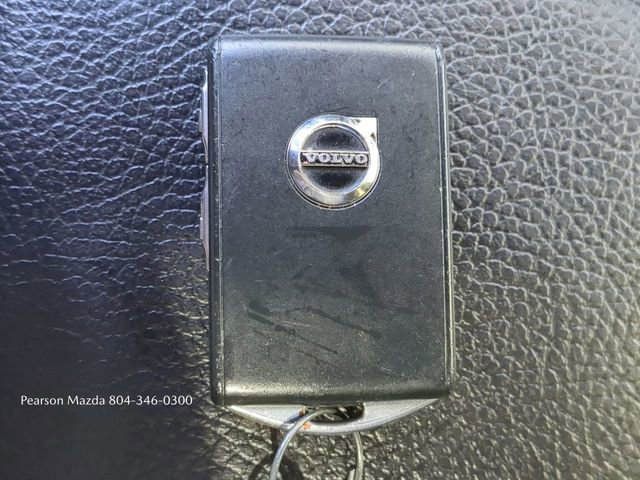 Used 2018 Volvo XC60 T6 Momentum w/ Convenience Package image 30