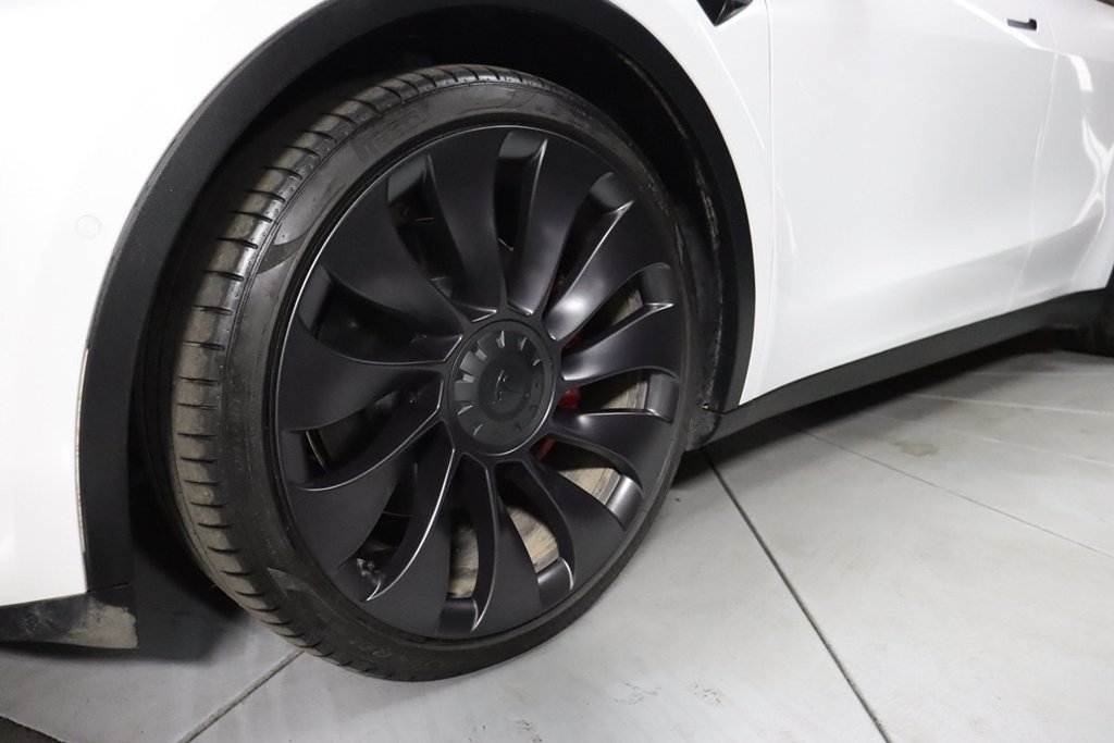 Used 2023 Tesla Model Y Performance AWD/4WD image 3