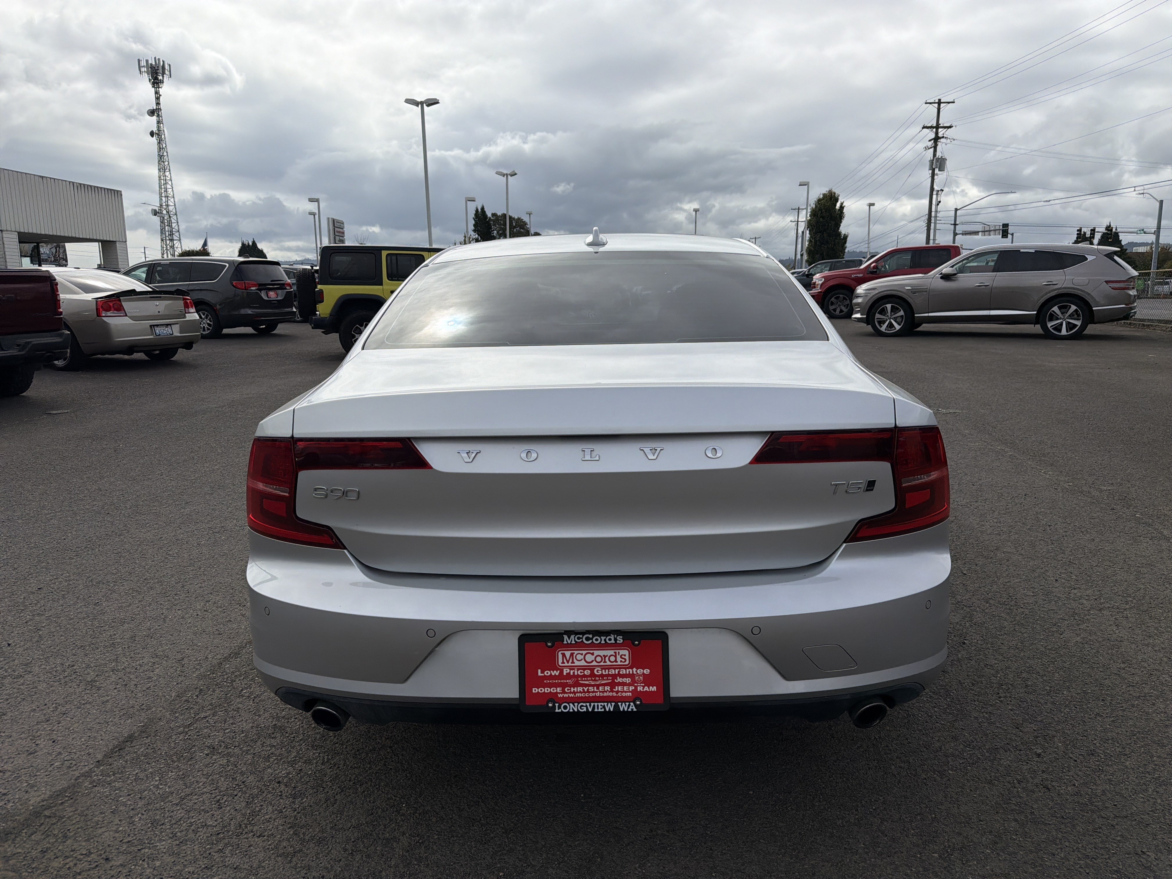Used 2018 Volvo S90 T5 Momentum w/ Convenience Package AWD/4WD image 4