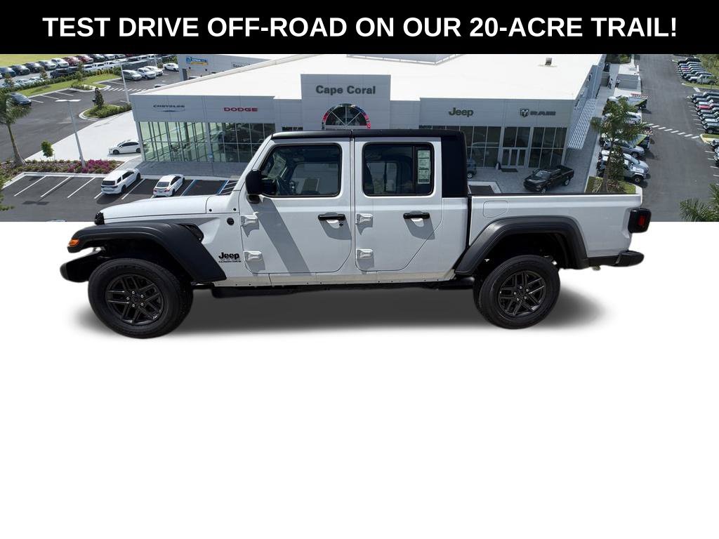 New 2026 Jeep Gladiator Sport AWD/4WD image 6