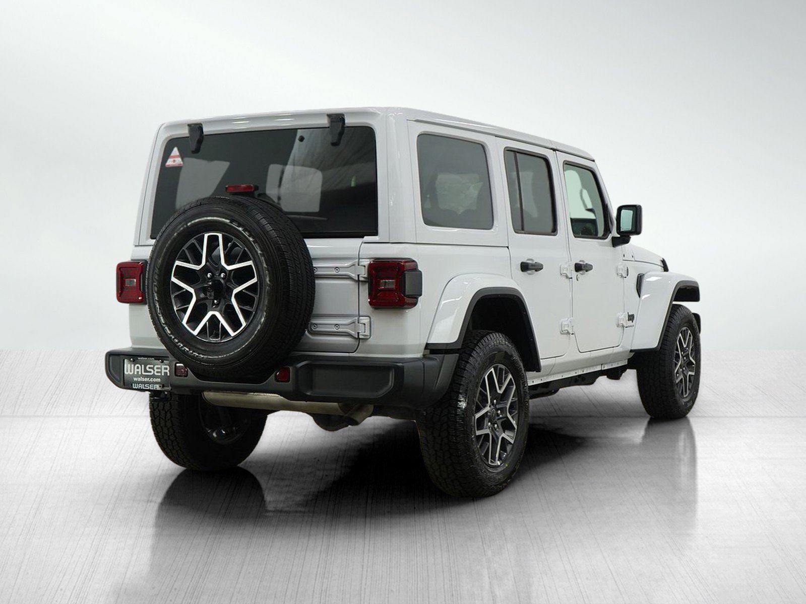 Used 2025 Jeep Wrangler Sahara image 5