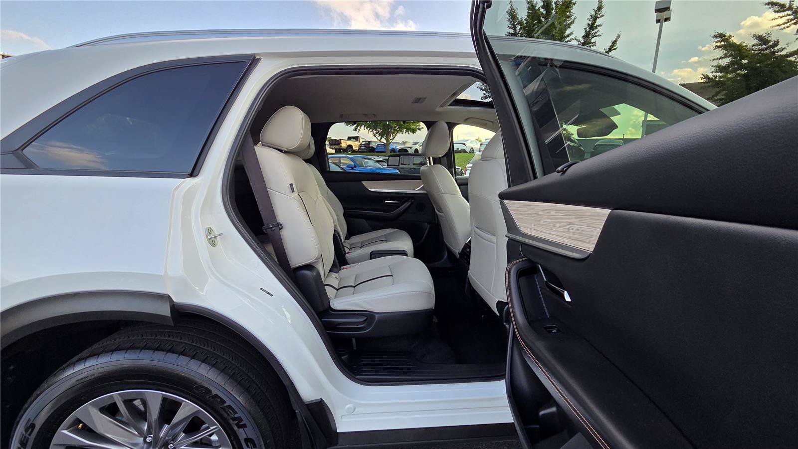 Used 2024 MAZDA CX-90 3.3 Turbo w/ Preferred Package AWD/4WD image 39