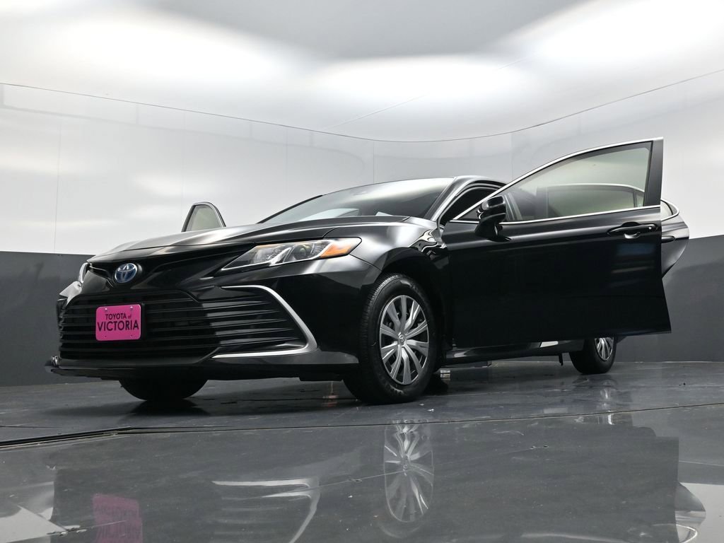 Used 2022 Toyota Camry LE image 27