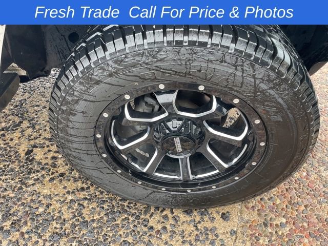 Used 2015 Jeep Wrangler Unlimited Sahara w/ Connectivity Group AWD/4WD image 11