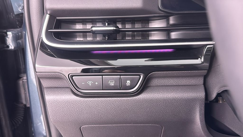 Used 2025 Kia Carnival SX Prestige image 34