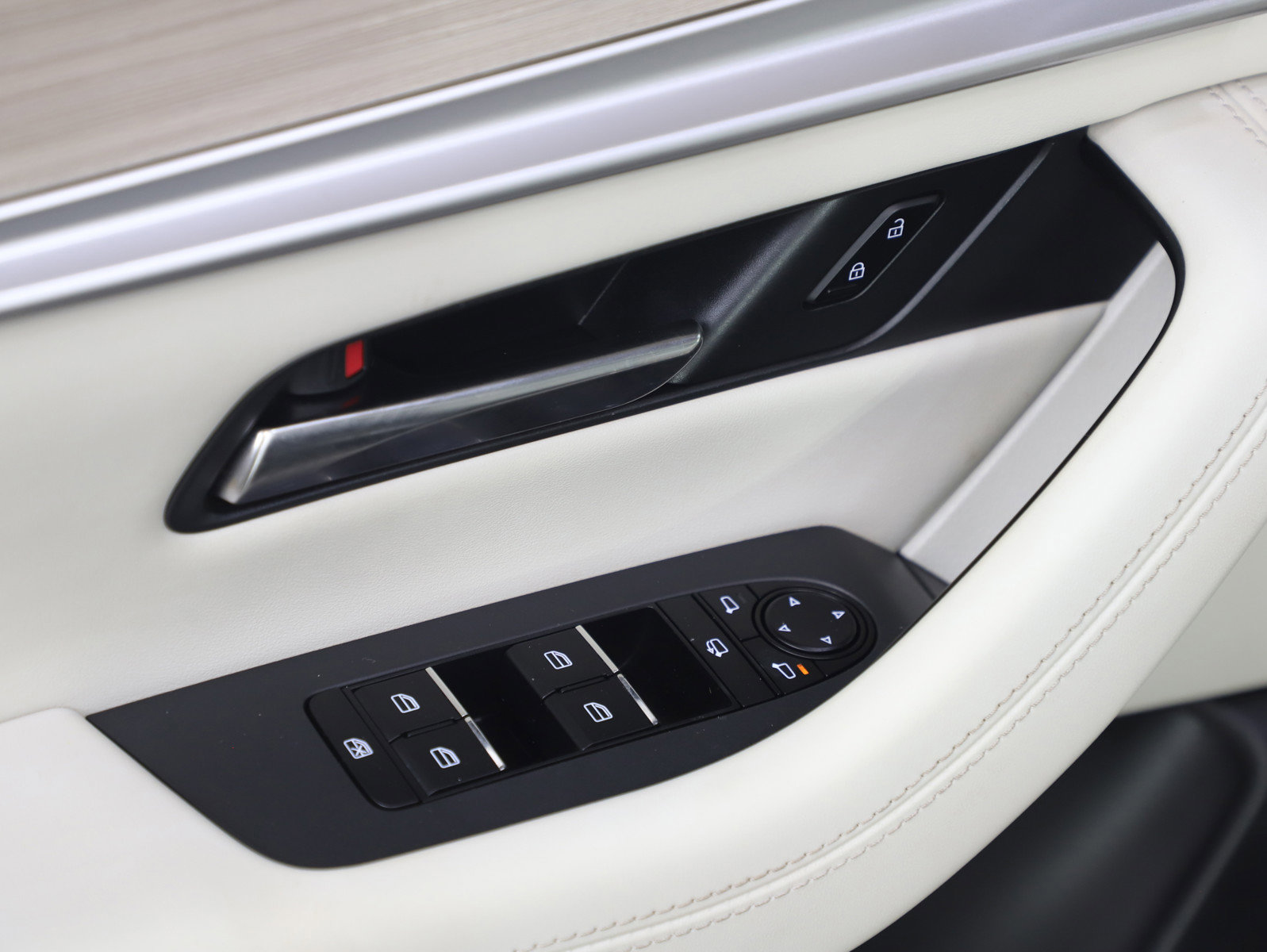 Certified 2024 MAZDA CX-90 3.3 Turbo w/ Premium Plus Pkg image 24