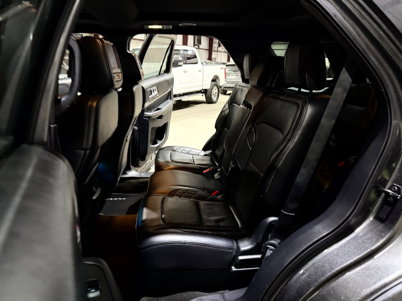 Used 2016 Ford Explorer Platinum AWD/4WD image 18