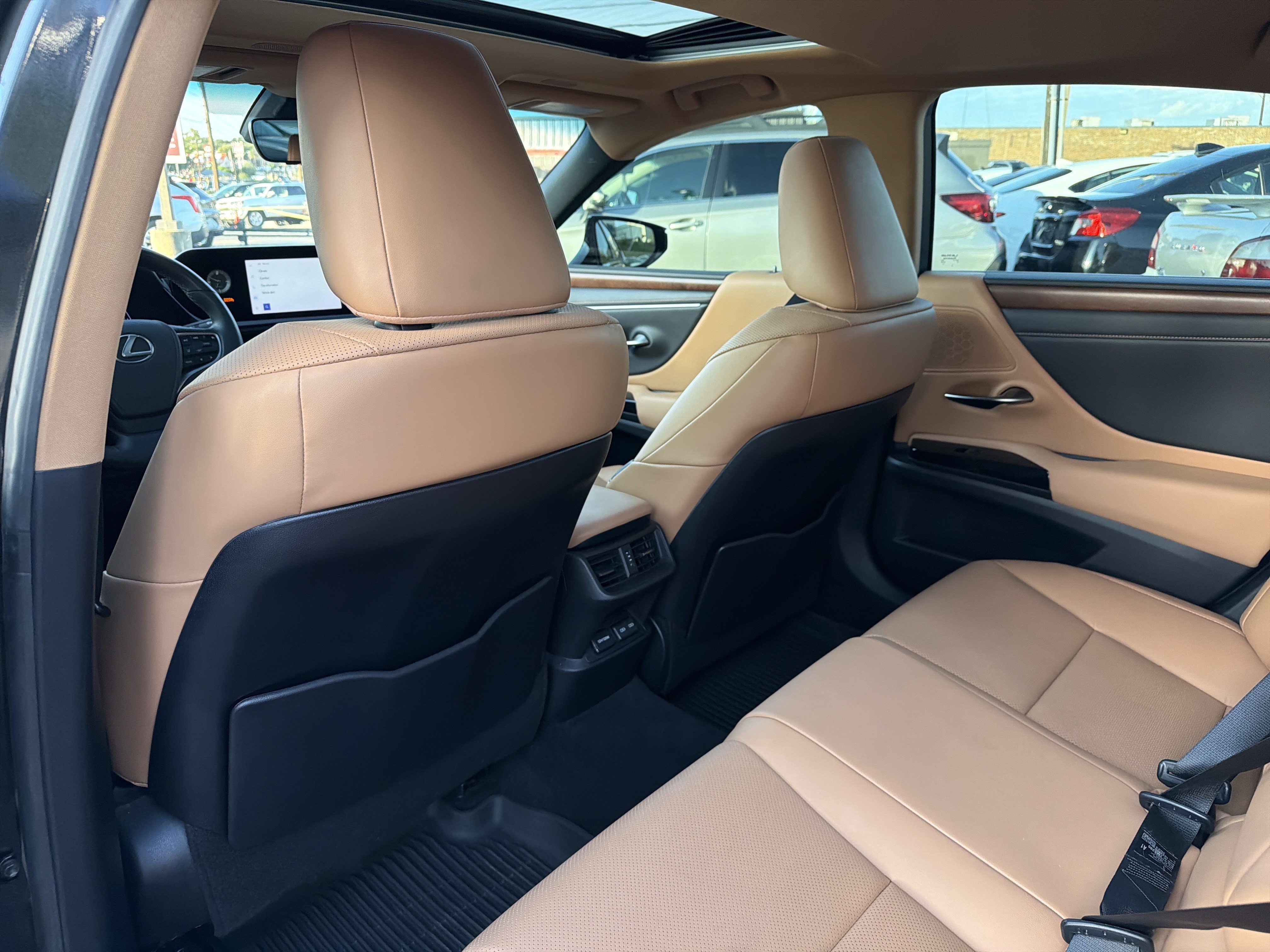 Used 2024 Lexus ES 350 w/ Premium Package FWD image 24