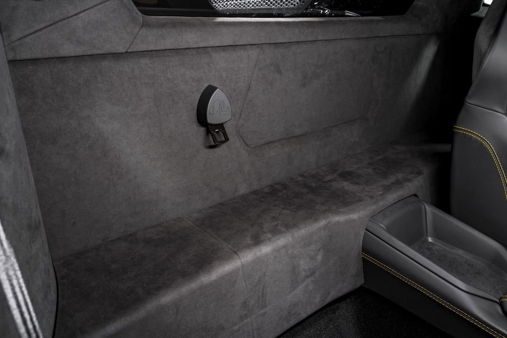 Used 2024 Lamborghini Revuelto image 30