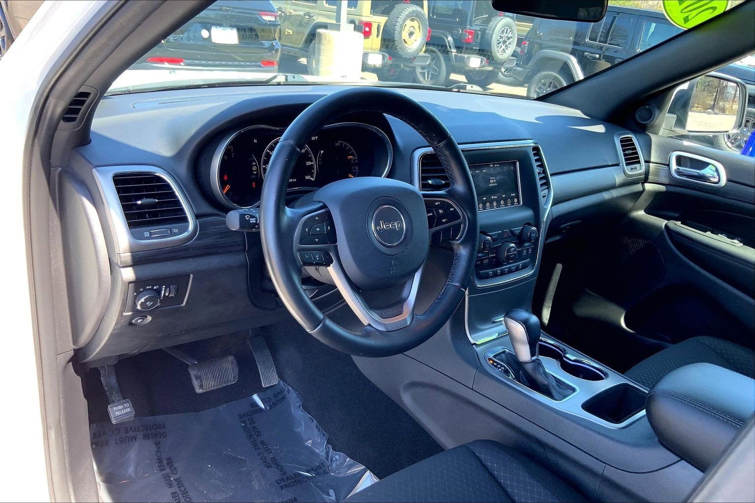 Certified 2021 Jeep Grand Cherokee Laredo AWD/4WD image 16