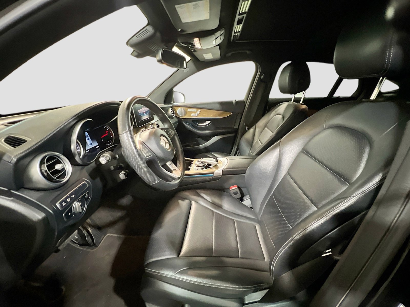 Used 2019 Mercedes-Benz GLC 300 4MATIC Coupe w/ Multimedia Package image 15