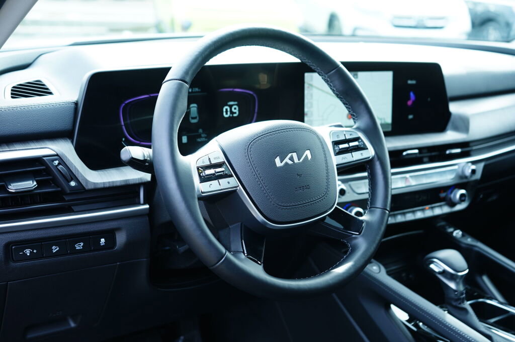 Used 2023 Kia Telluride EX image 12