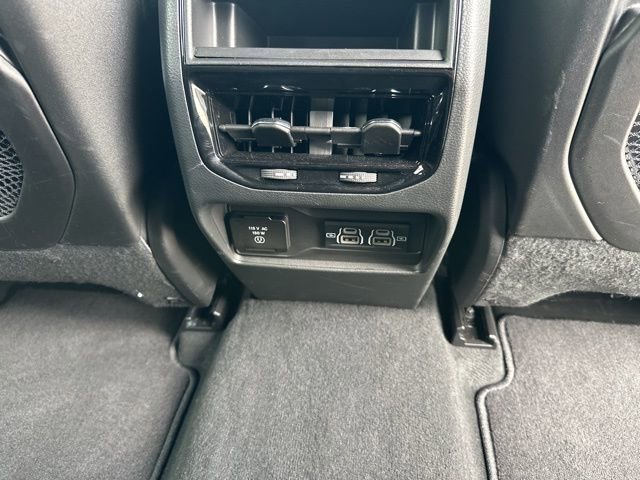 Used 2025 Jeep Grand Cherokee Altitude AWD/4WD image 49