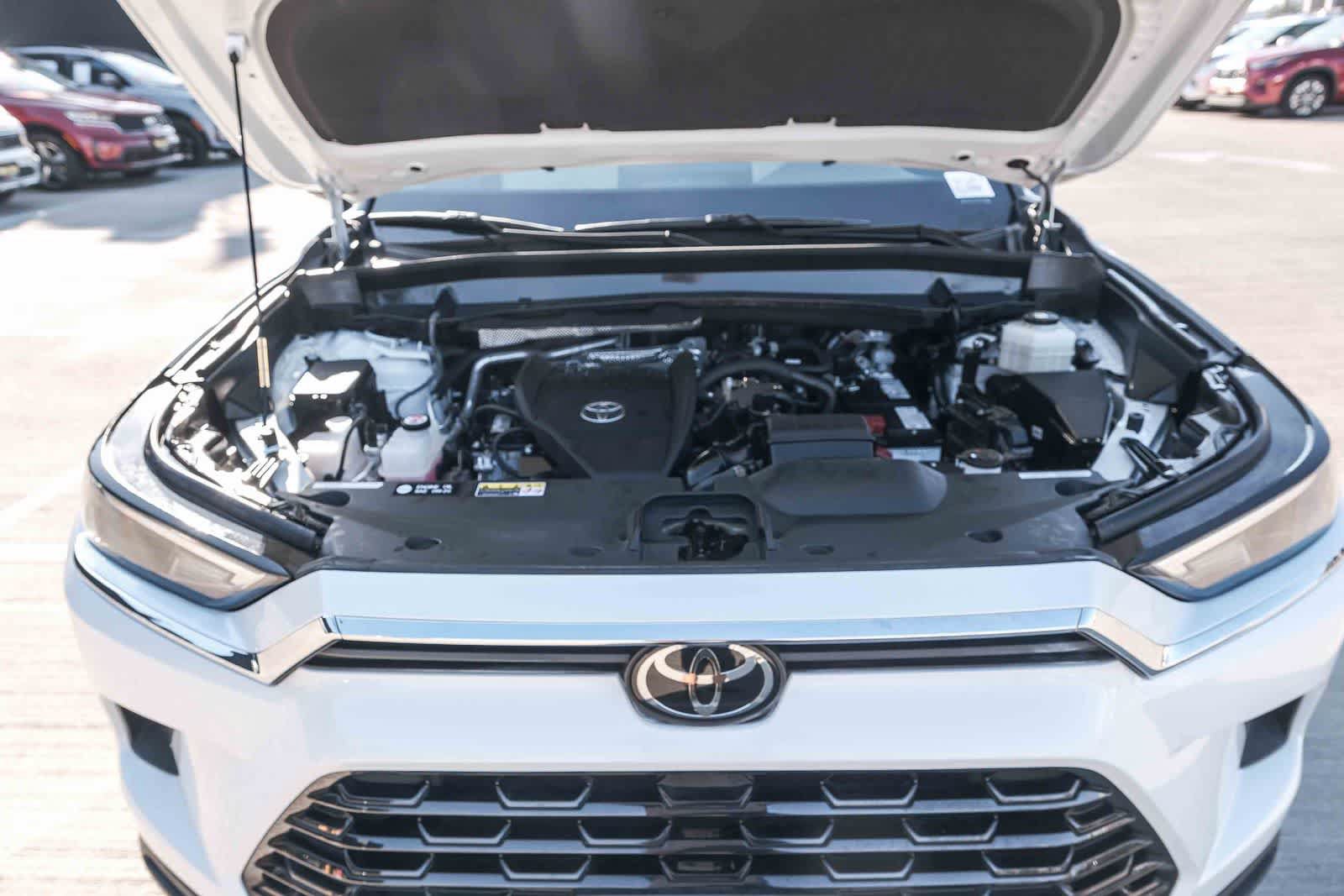 Certified 2024 Toyota Grand Highlander FWD image 29