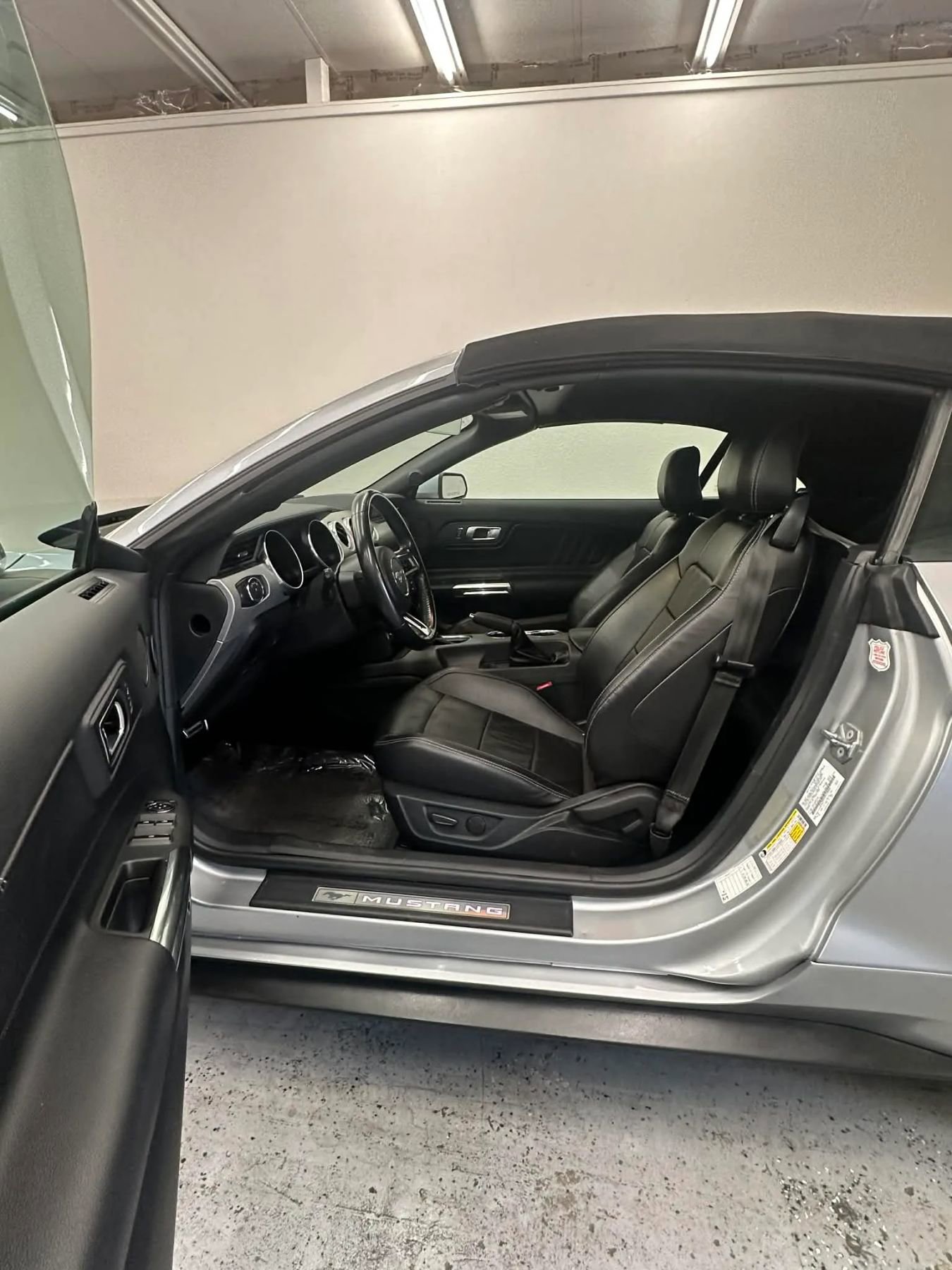Used 2022 Ford Mustang Premium RWD image 34
